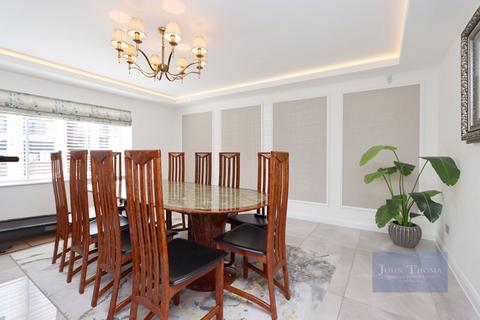 21 Fairview Road, Chigwell, IG7 6HN