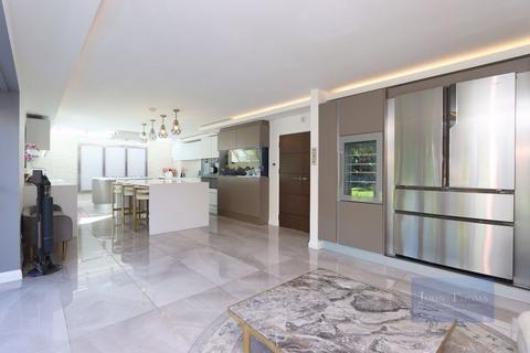 21 Fairview Road, Chigwell, IG7 6HN