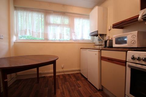 3 bedroom apartment for sale, Blanchard Close, London SE9