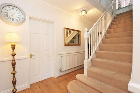 19 Fairview Road, Chigwell, IG7 6HN