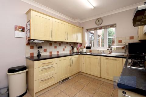19 Fairview Road, Chigwell, IG7 6HN