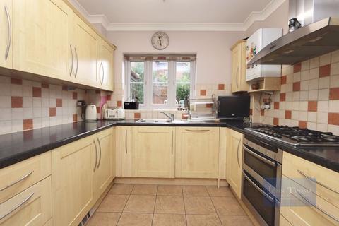 19 Fairview Road, Chigwell, IG7 6HN