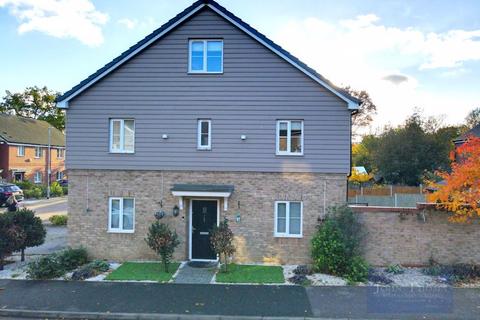 4 bedroom terraced house for sale, Woodland Road, Chigwell IG7