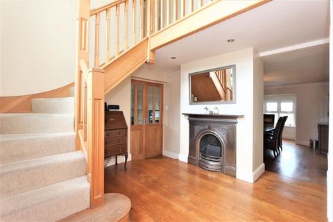 5 bedroom detached house for sale, Manor Road, Romford RM4