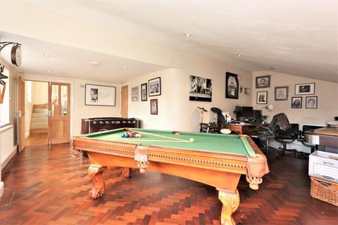 Hillcrest Manor Road, Lambourne End, Romford, RM4 1NB