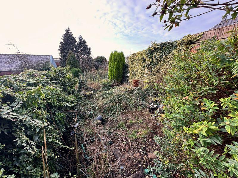 Barr Street, Lower Gornal DY3 2 bed end of terrace house for sale £70,000
