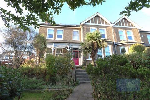 64 Fairview Drive, Chigwell, IG7 6HS