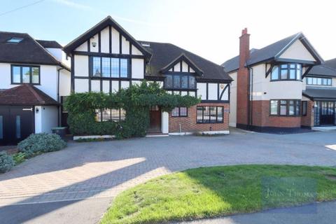 18 Lee Grove, Chigwell, IG7 6AF