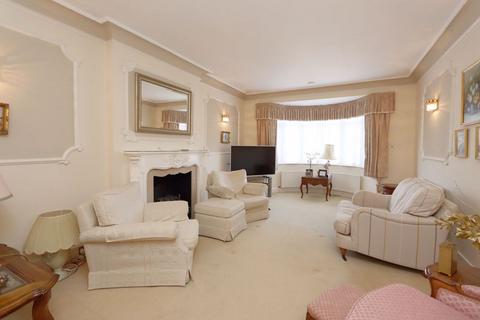 4 Chigwell Park Drive, Chigwell, IG7 5BD