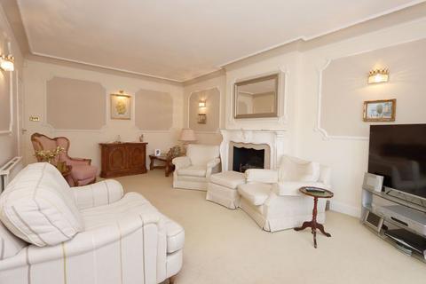 4 Chigwell Park Drive, Chigwell, IG7 5BD