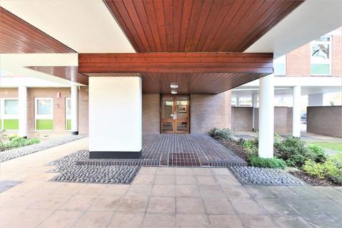 15, Spanbrook High Road, Chigwell, IG7 6AR