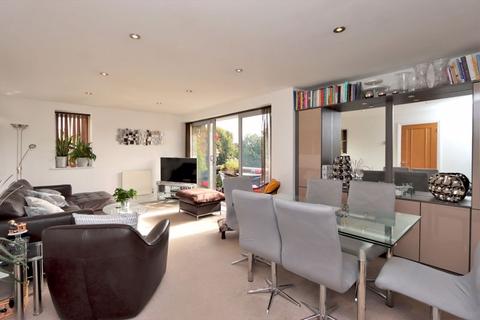 15, Spanbrook High Road, Chigwell, IG7 6AR
