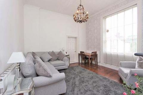 1 bedroom apartment for sale, Chigwell Road, Woodford Green IG8