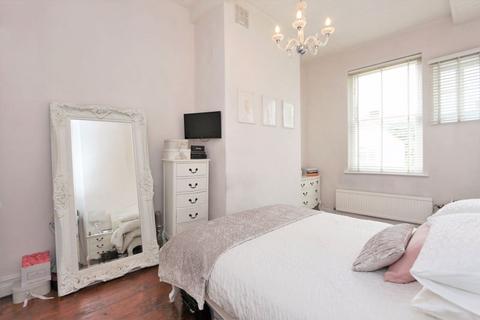 undefined, Chigwell Road, Woodford Green IG8