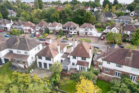 17 Tycehurst Hill, Loughton, IG10 1BX