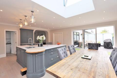 57 Tycehurst Hill, Loughton, IG10 1BZ