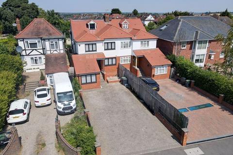 168 Manor Road, Chigwell, IG7 5PX