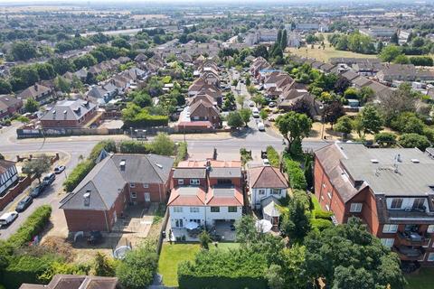 168 Manor Road, Chigwell, IG7 5PX