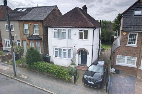 3 bedroom detached house for sale, Turpins Lane, Woodford Green IG8