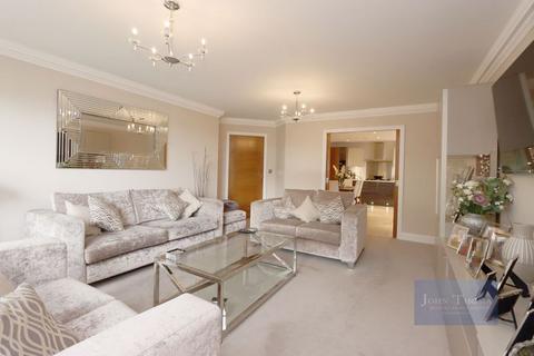 2 bedroom apartment for sale, Manor Road, Chigwell IG7