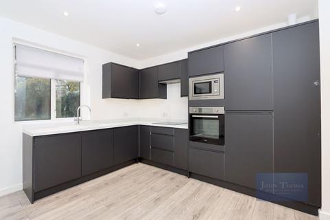 27 Bracken Drive, Chigwell, IG7 5RG