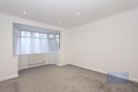 27 Bracken Drive, Chigwell, IG7 5RG