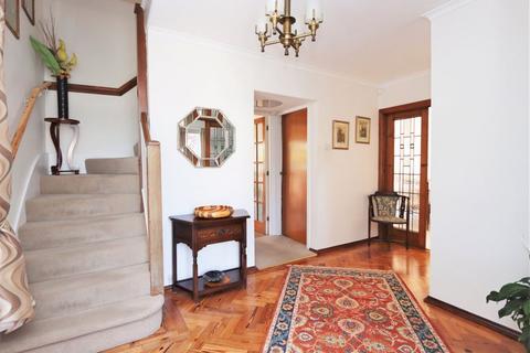 49 Grange Crescent, Chigwell, IG7 5JD