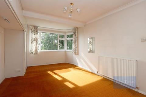 247 Manor Road, Chigwell, IG7 6HL