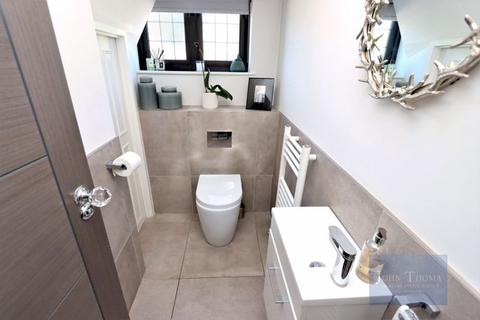 20 Chigwell Rise, Chigwell, IG7 6AB