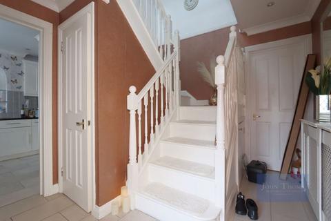 4 bedroom detached house for sale, Grovewood Place, Woodford Green IG8