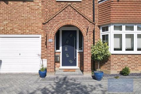 47 Chigwell Park Drive, Chigwell, IG7 5BD