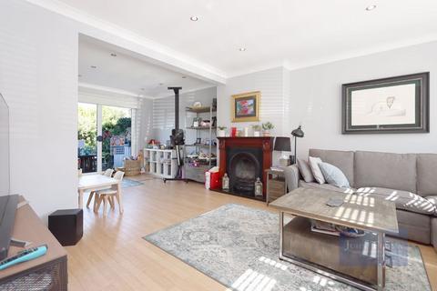 47 Chigwell Park Drive, Chigwell, IG7 5BD
