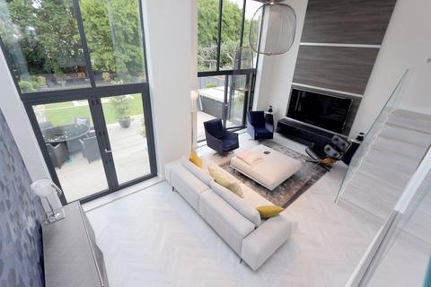 39 Tycehurst Hill, Loughton, IG10 1BZ