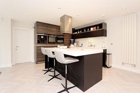 39 Tycehurst Hill, Loughton, IG10 1BZ