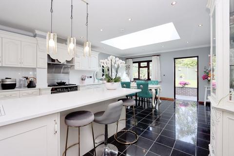 24 Bracken Drive, Chigwell, IG7 5RF