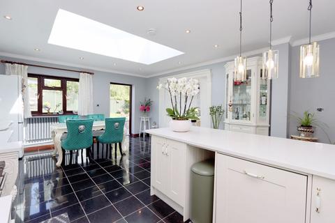 24 Bracken Drive, Chigwell, IG7 5RF