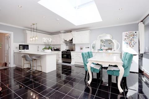 24 Bracken Drive, Chigwell, IG7 5RF
