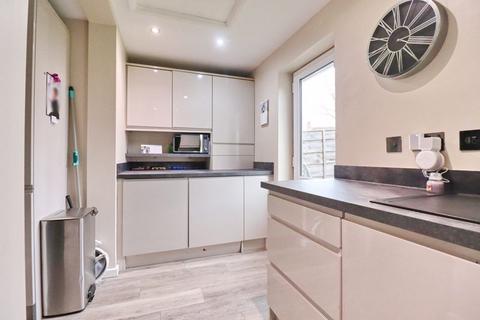 44 Boothstown Drive, Worsley, Manchester, M28 1UF