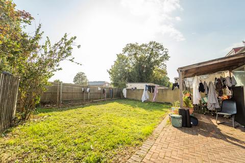 6 bedroom semi-detached house for sale, Heathdale Avenue, Hounslow