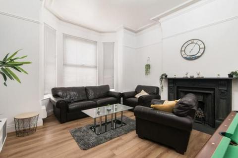 5 bedroom flat to rent, Noel Street, Forest Fields