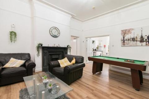 5 bedroom flat to rent, Noel Street, Forest Fields