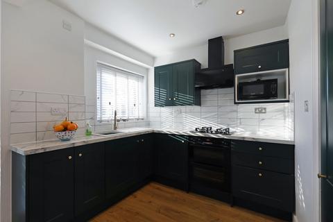 192 Buckingham Road, Hampton, TW12 3JX