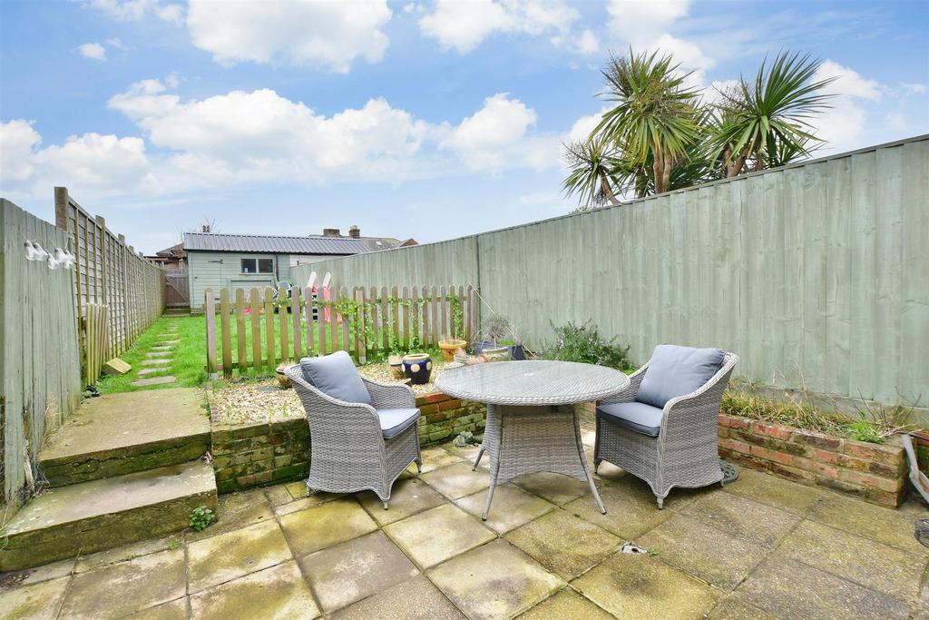 Albany Road, Newport, Isle of Wight 3 bed terraced house for sale £