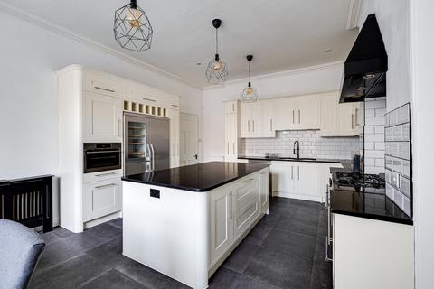 5 bedroom townhouse for sale, Watergate Street, Chester