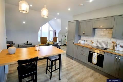 2 bedroom flat to rent, Ty Cennydd, Caerphilly,