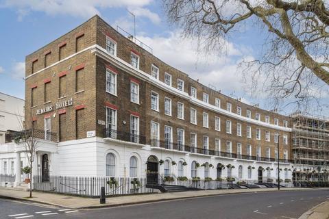 Studio to rent, Cartwright Gardens, Bloomsbury, London, WC1H