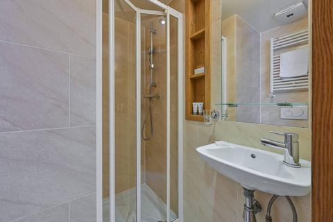 Cartwright Gardens, Bloomsbury, London, WC1H
