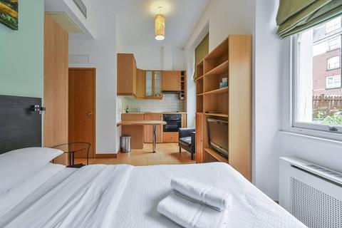 Studio to rent, Cartwright Gardens, Bloomsbury, London, WC1H