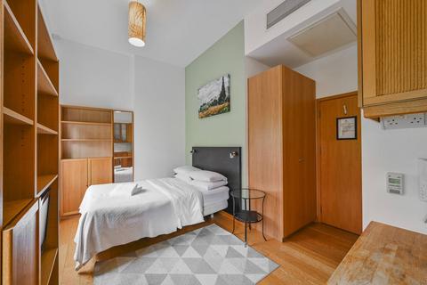 Studio to rent, Cartwright Gardens, Bloomsbury, London, WC1H