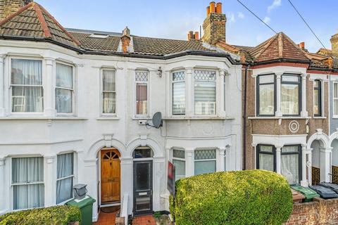 121 Silvermere Road, London, SE6 4QU